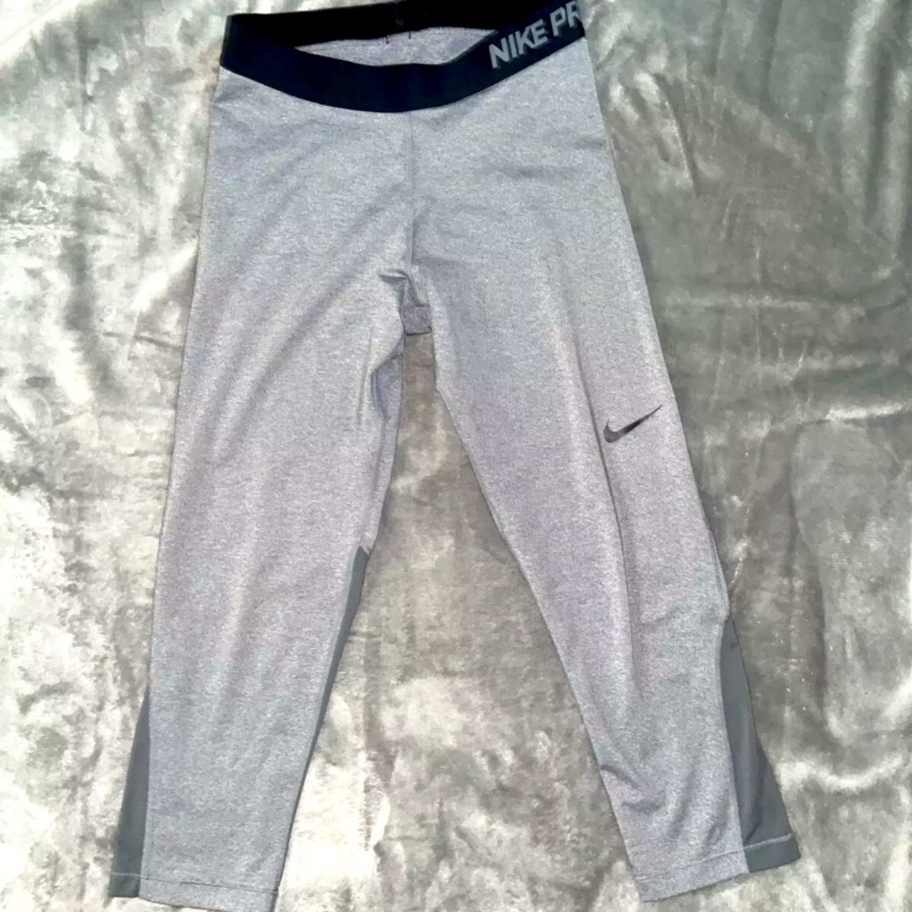 NIKE PRO 3/4 Length Leggings